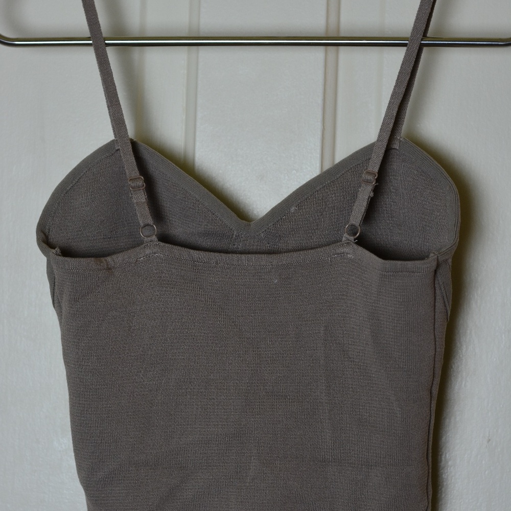 Basic Tank Top - Picture 7 of 8
